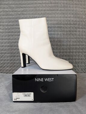 Nine West Jozy Women's Size 8 Ivory Leather Ankle Boots Used With Box 3.5" Heel